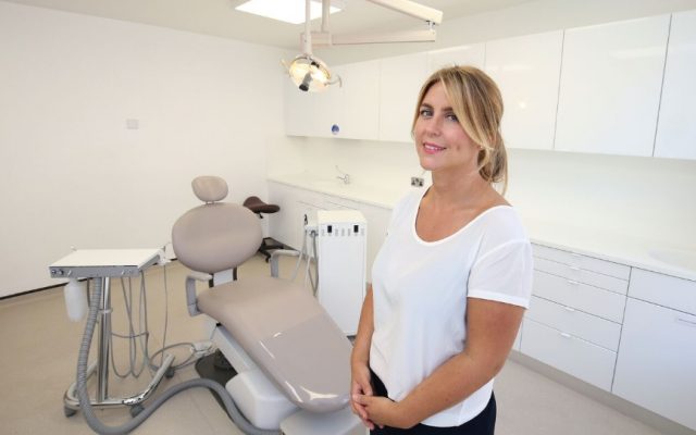 Dr Clare Robinson